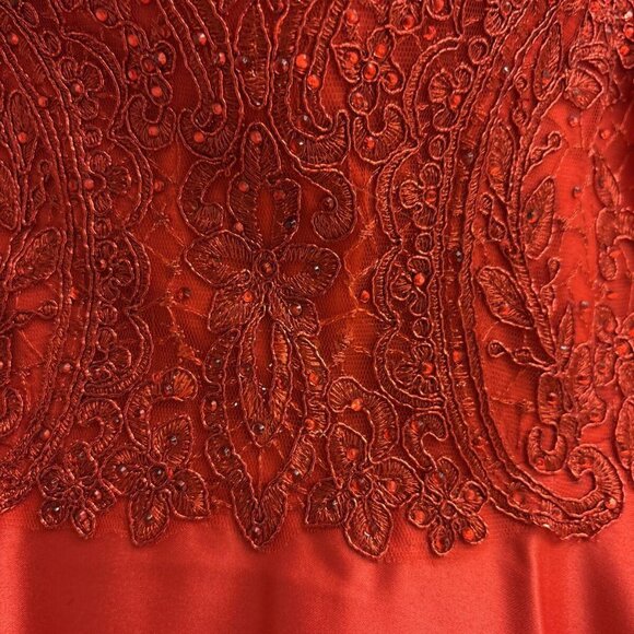 NWT Red Beaded Satin Lace Off Shoulder Ball Gown. White By Soieblu. Formal. Sz L - Picture 4 of 15